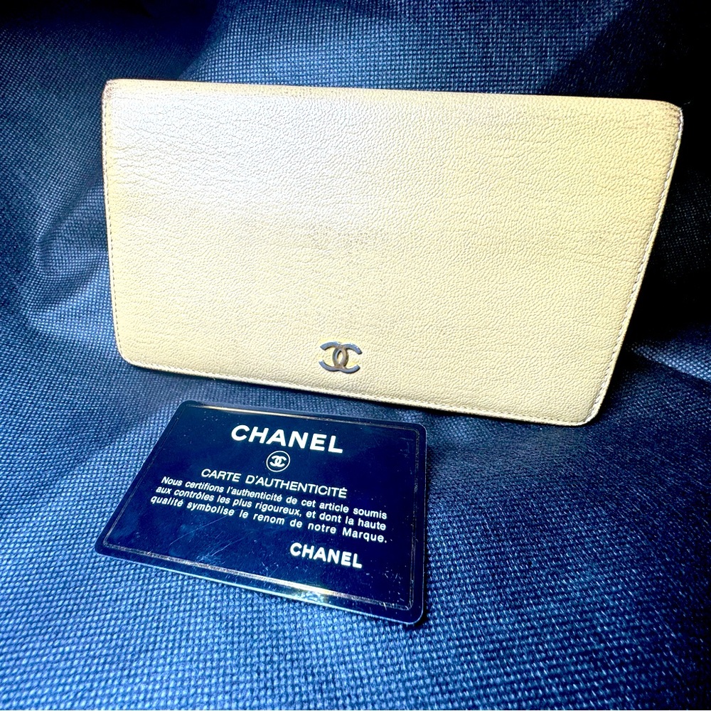 Chanel Long Wallet Beige Caviar Gold Hardware 7-Series Card & Hologram-Vintage! - Picture 15 of 15